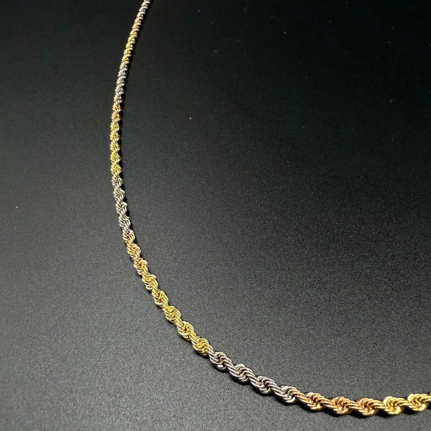 Cadena Tricolor Torzal de Oro 14K – 27.5 cm | Joyería Celina